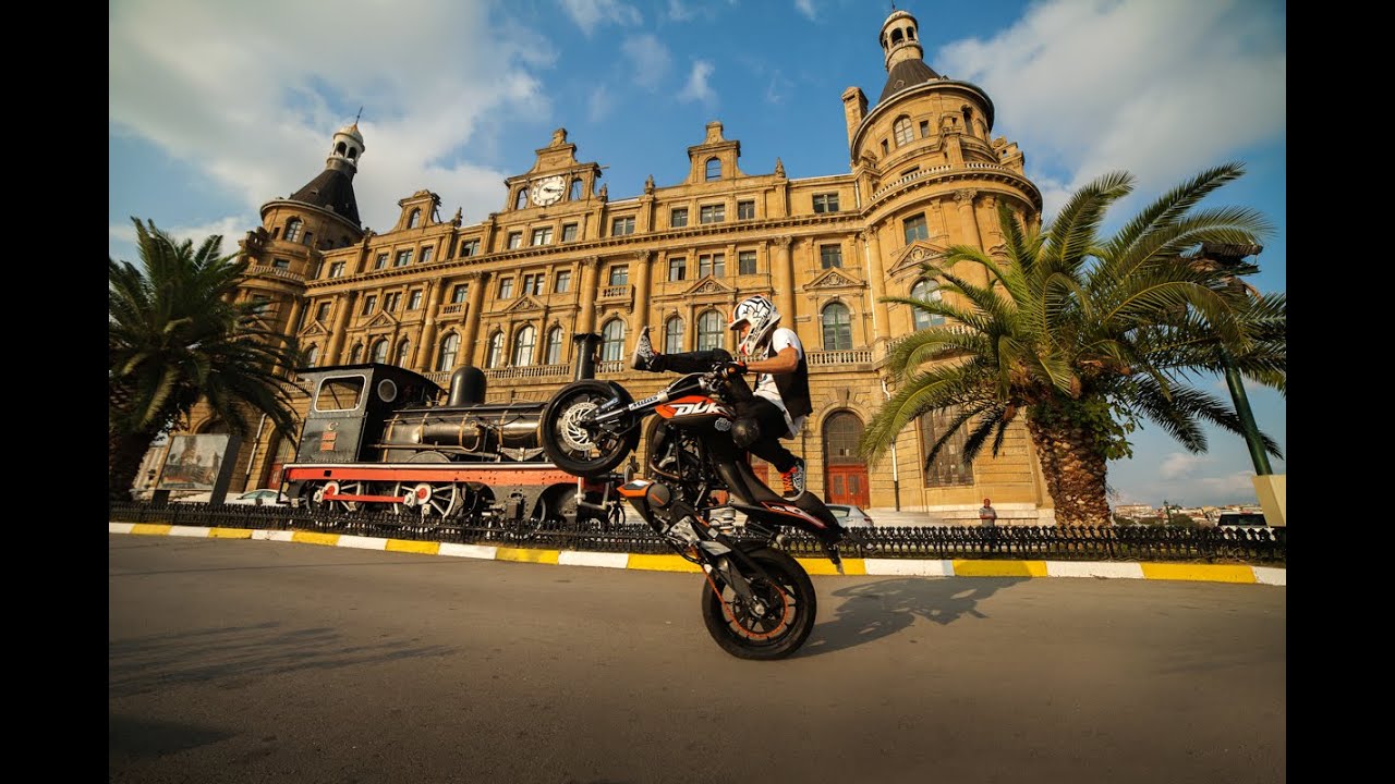 Freestyle biker explores Istanbul - Rok Bagoros