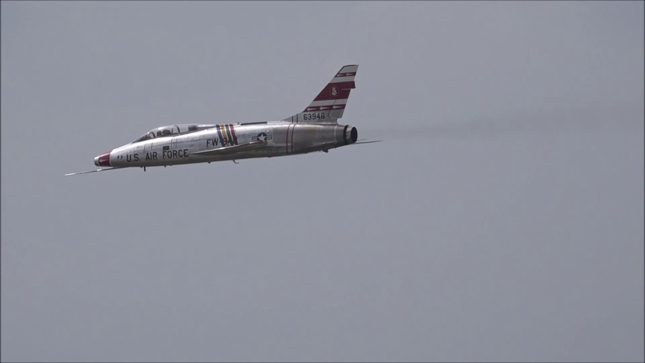 The F-100 Super Sabre flying demonstration