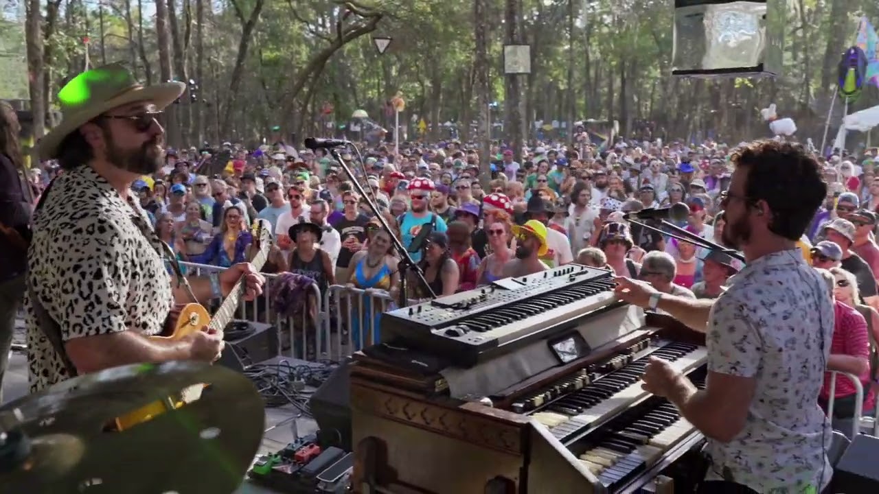 Steeln' Peaches /// Jessica /// Live at Suwannee Hulaween