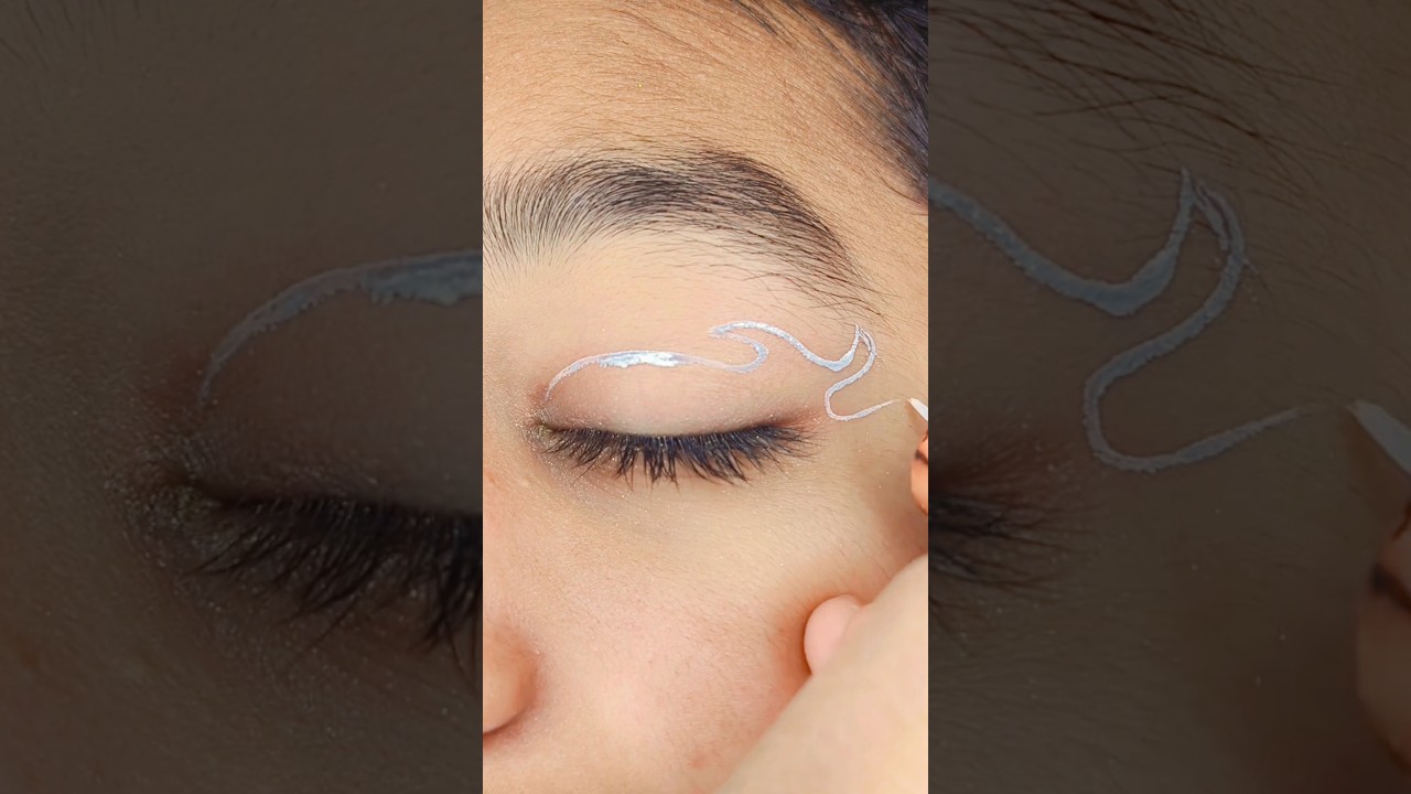 Creative wings eyeliner look 😍 #shorts #eyeliner