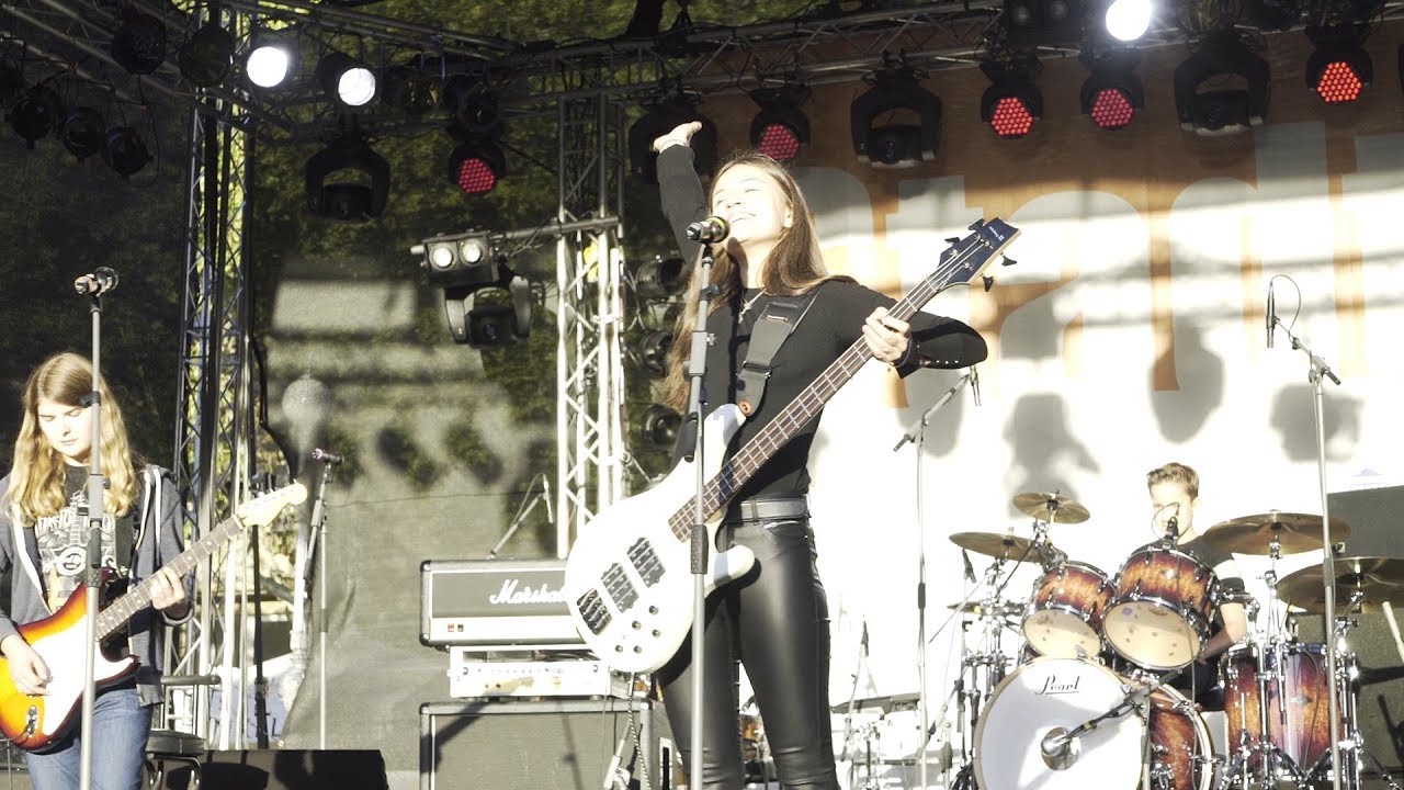 triple A band - Stadtfest Wiesbaden 2018 - Intro: Music - John Miles & Lady Gaga - Born This Way