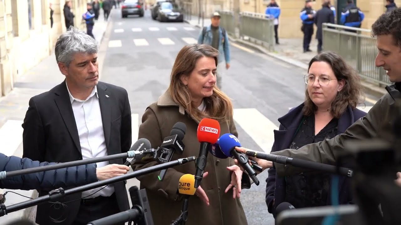 Réunion à Matignon sur l'Iran: point presse des Ecologistes (M. Tondelier, C. Chatelain, G. Gontard)
