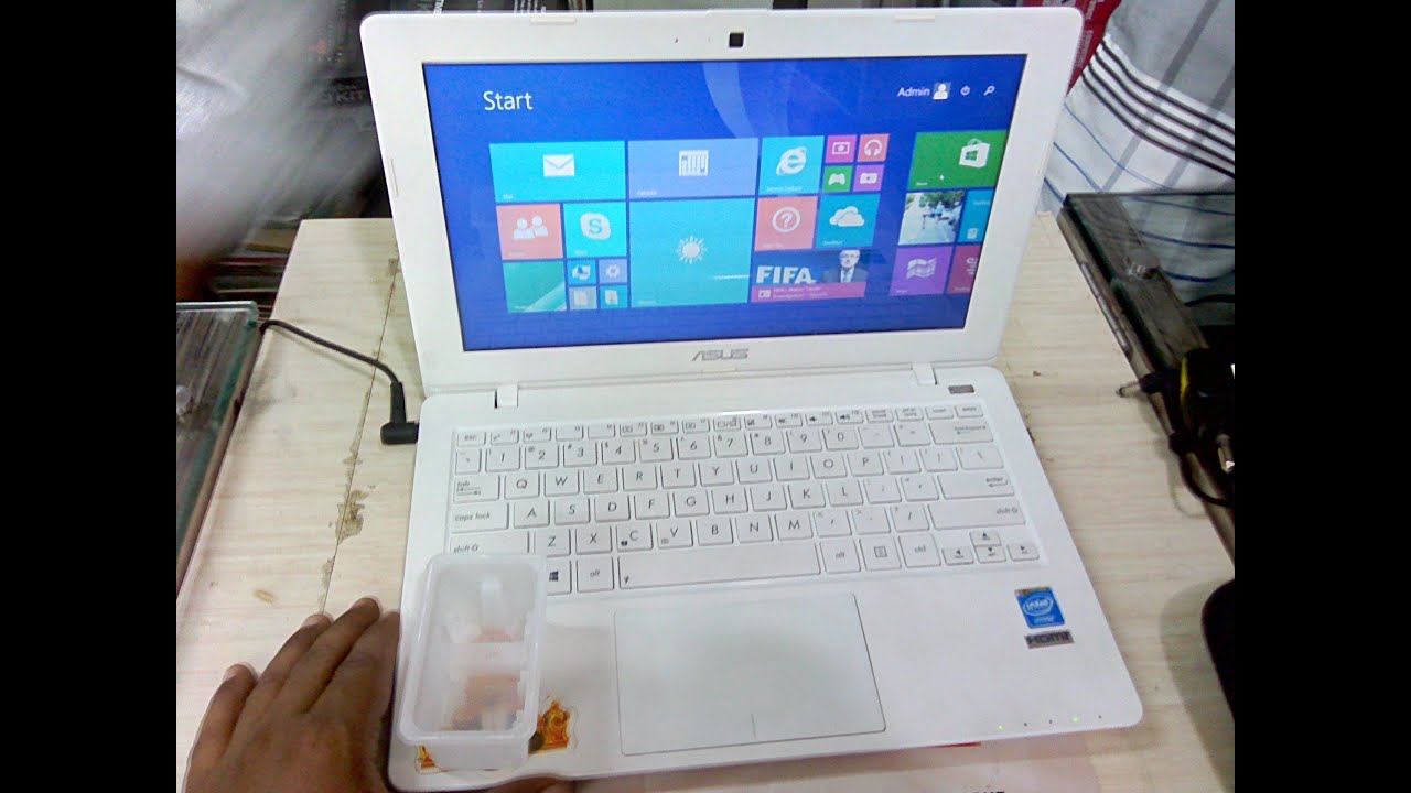 Unboxing Budget Mini Laptop ASUS X200CA