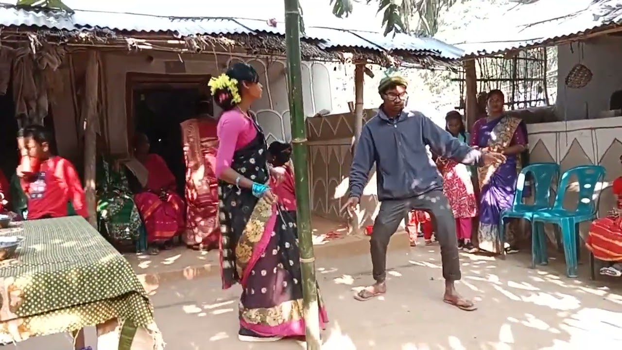 সাঁওতালি বিয়ে বাড়ির নাচ // Santali new band party dance Bangladesh //  #santali #biyer_dj_video
