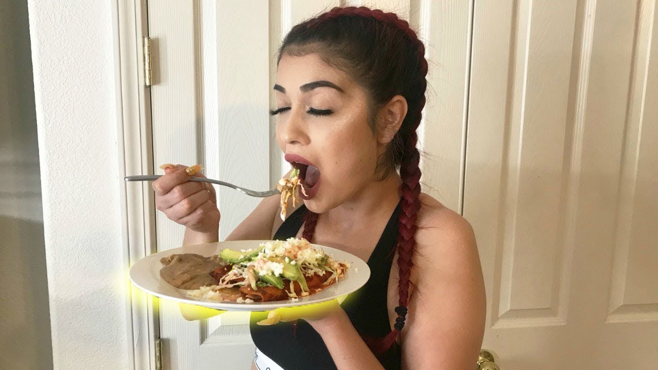 COOKING ENCHILADAS WITH MOE MONEY