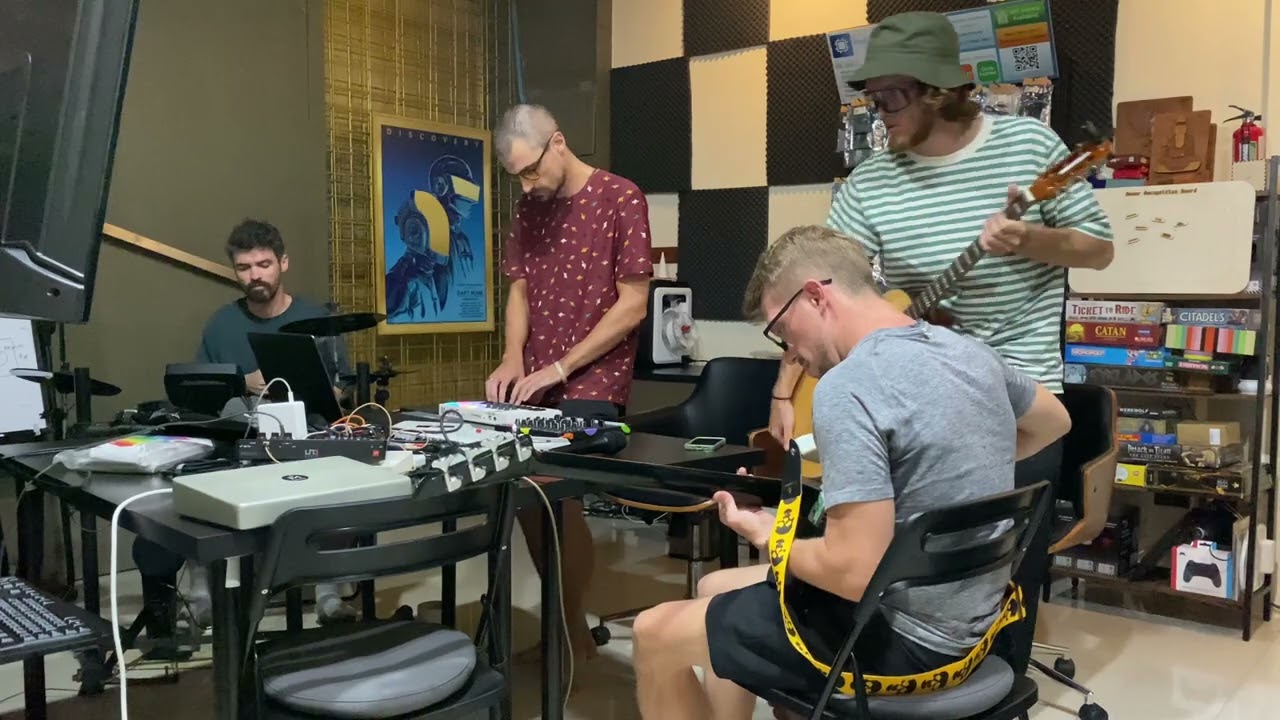 Music Geeks Meetup #29: rapping and singing to the beats