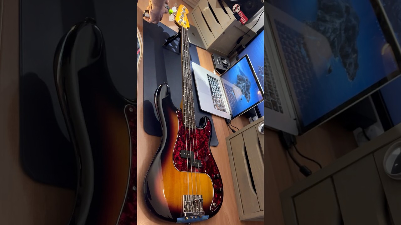 Changing strings Flatwounds on my Precision Bass  #bassist #music #bass #precisionbass #fender