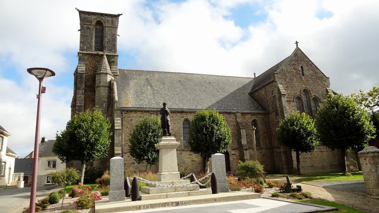 Église Saint Pierre et Saint Paul, 22160 Carnoët, Côtes d'Armor, Brittany, France 15th August 2017