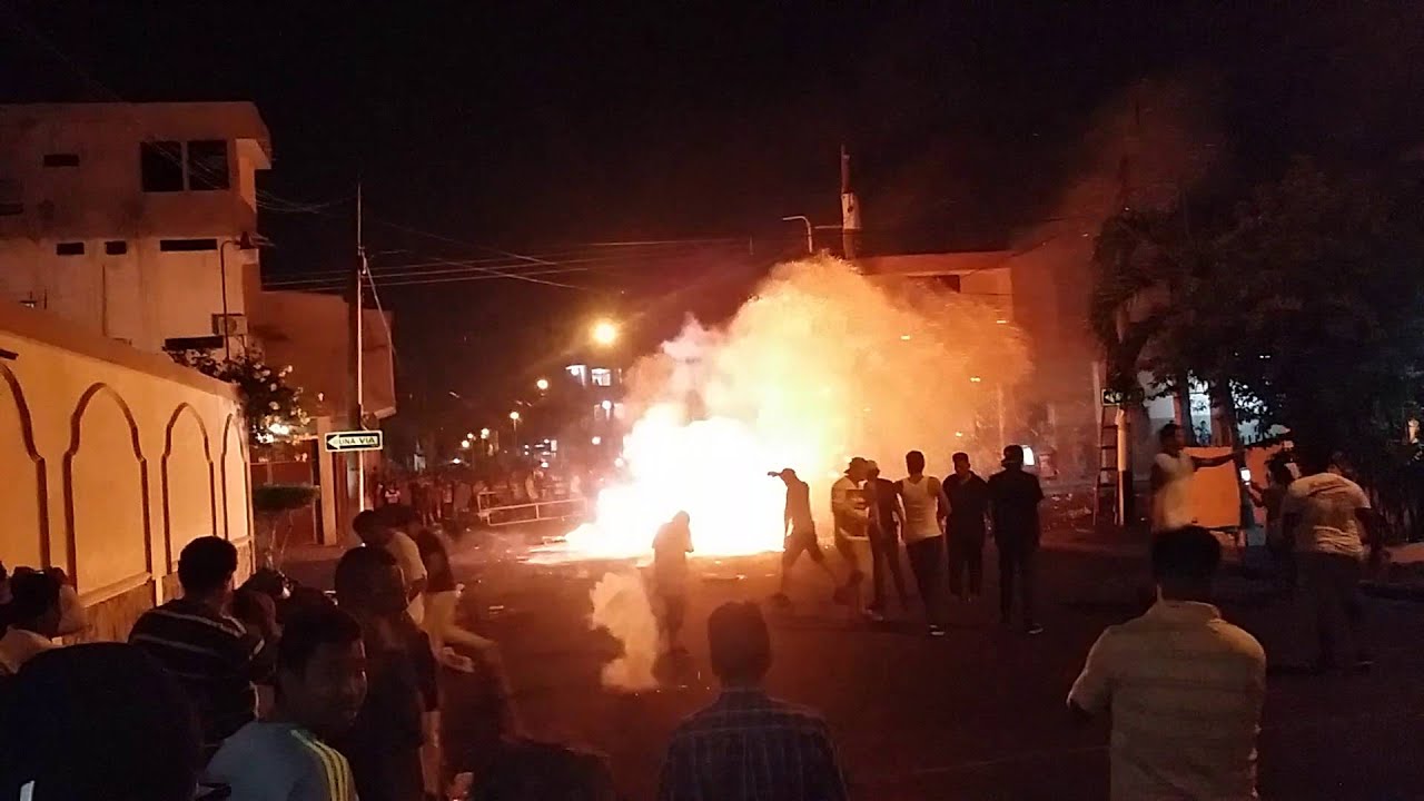 Quema monigotes gigantes 2016 CALI-GUERRA