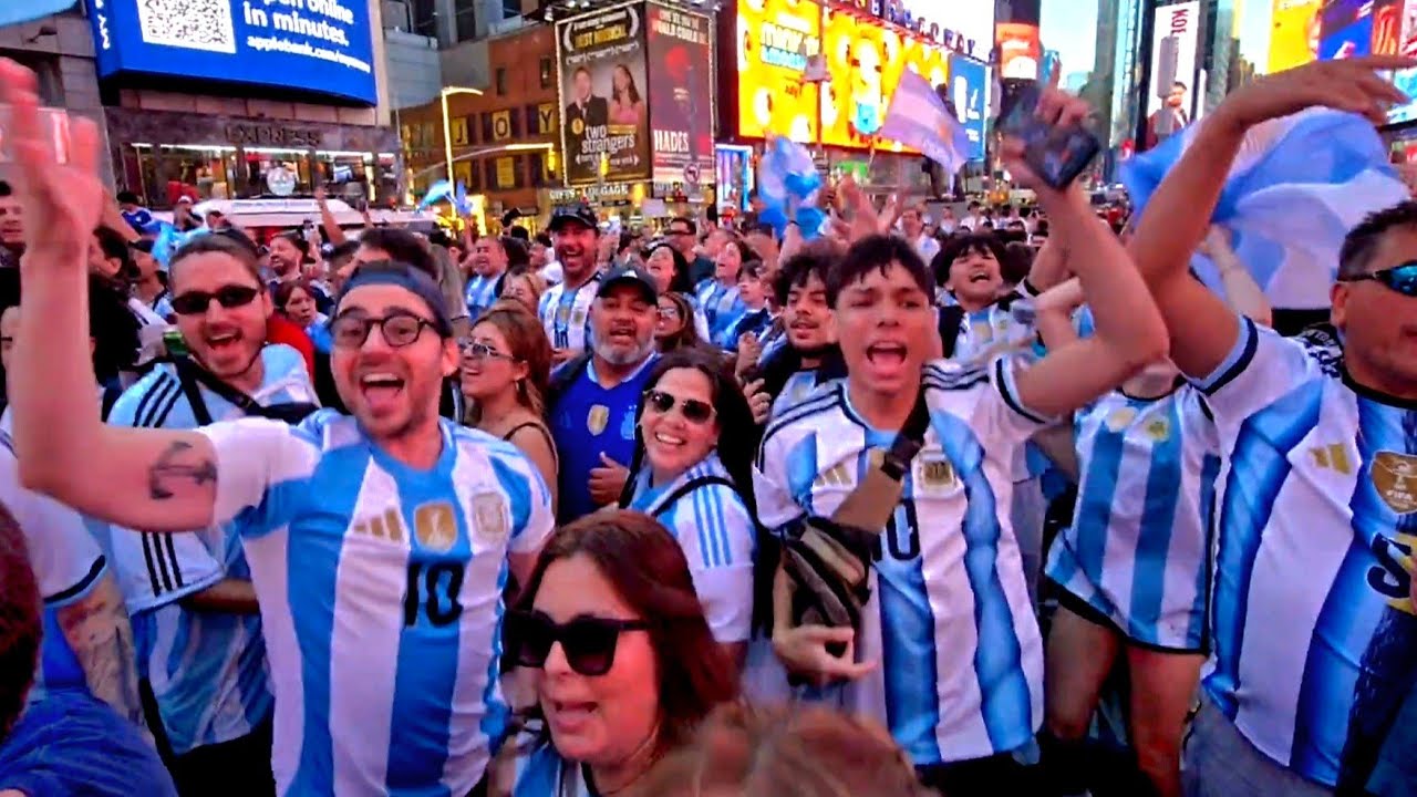 🇦🇷 World Cup 2026: ARGENTINA Fans in Times Square, NYC ⚽️