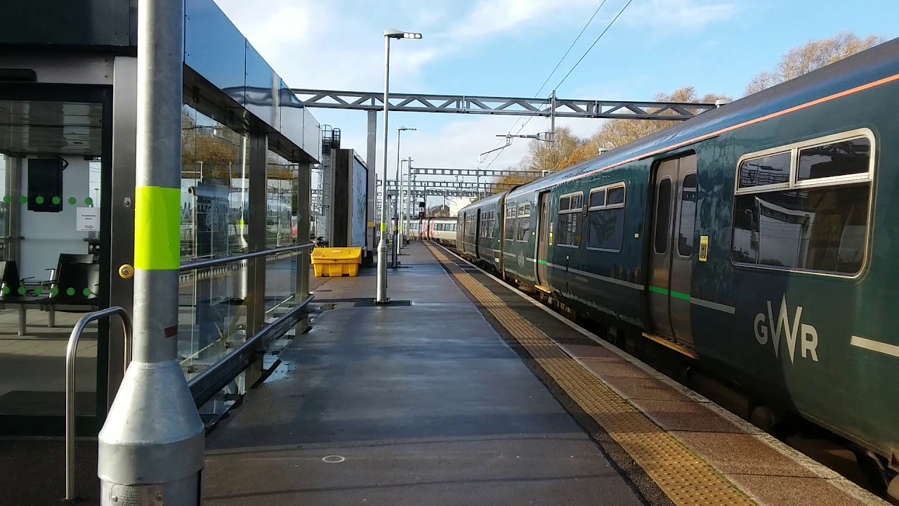 Trains at Swindon (10/11/2018)