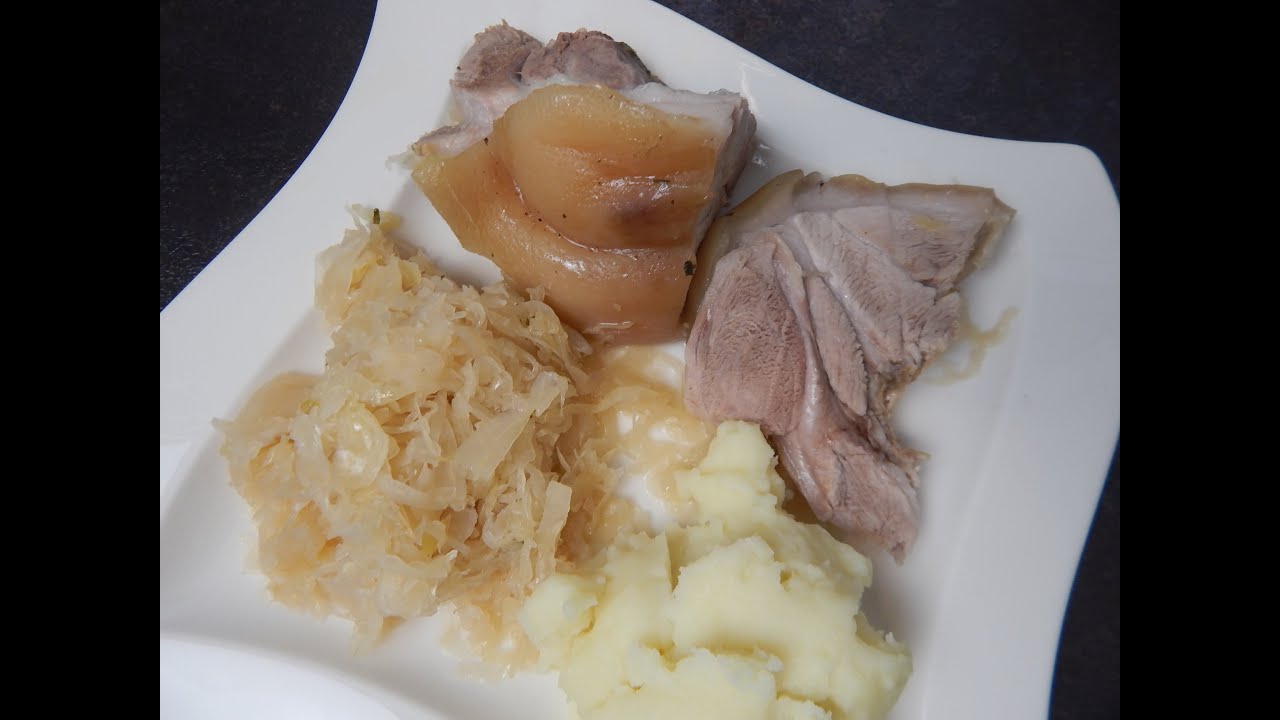 Eisbein mit Sauerkraut