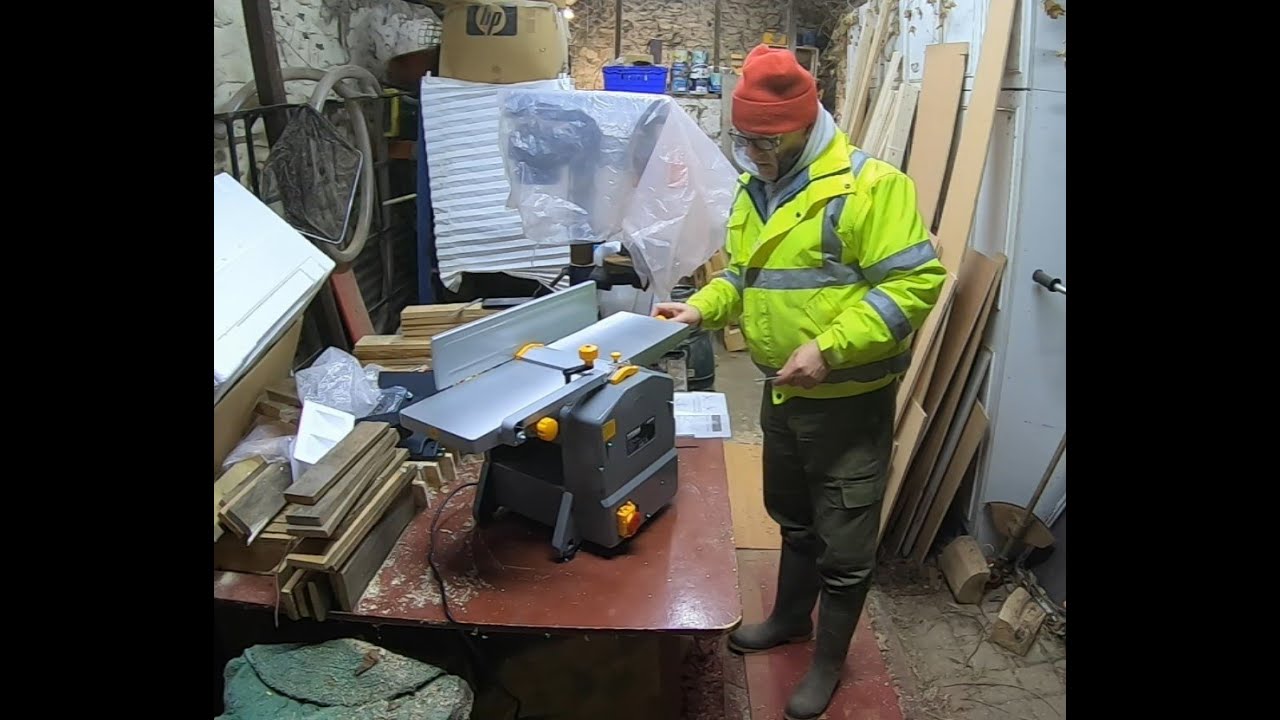 Titan TTB579PLN 204mm electric planer thicknesser 230v unboxing, setup and demo