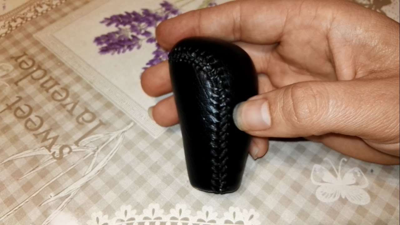 Tapizado de un pomo de cambio de marchas con puntada de espiga doble