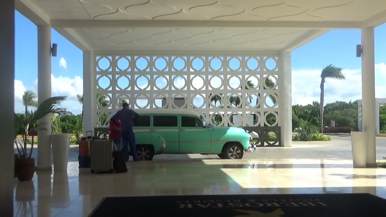 Line Up Of Old Fashioned Cars From The Fifties In Cuba!