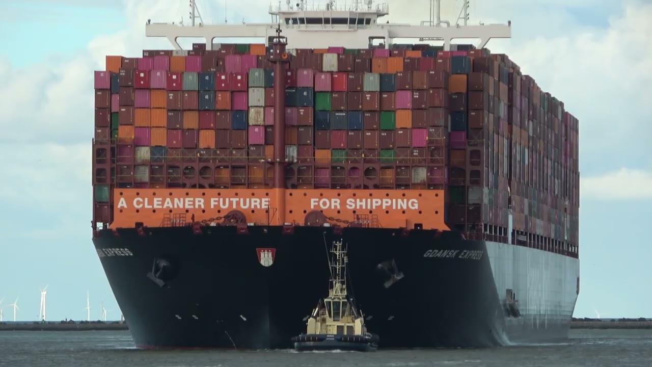Small But Mighty: How Tugboats Dominate Europe's Largest Port