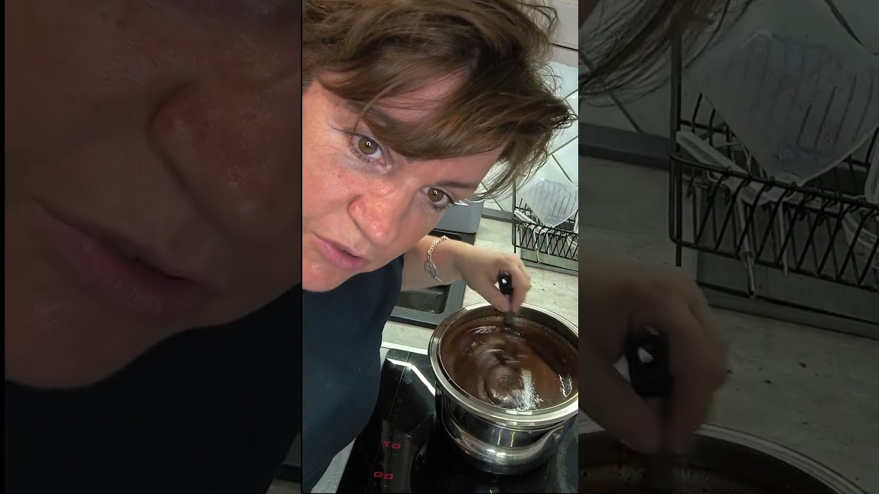 Főz&ouml;tt csokikr&eacute;m tort&aacute;ba