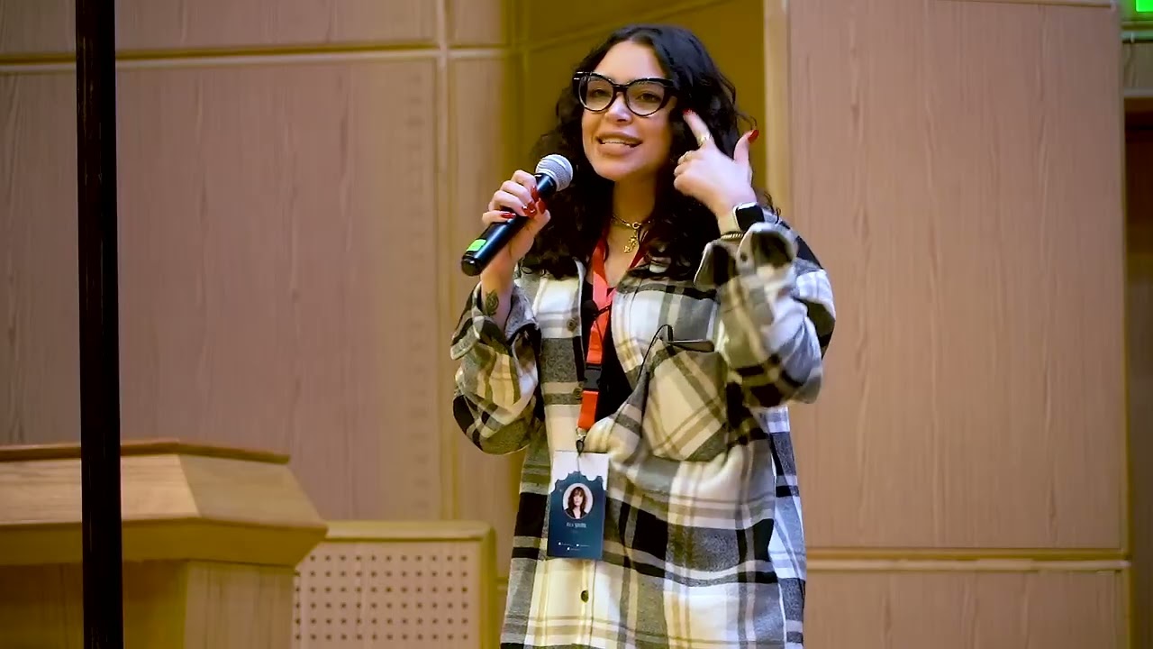 Stepping Out Of Your Comfort Zone | Aya Shoaib | TEDxHelwanUniversity