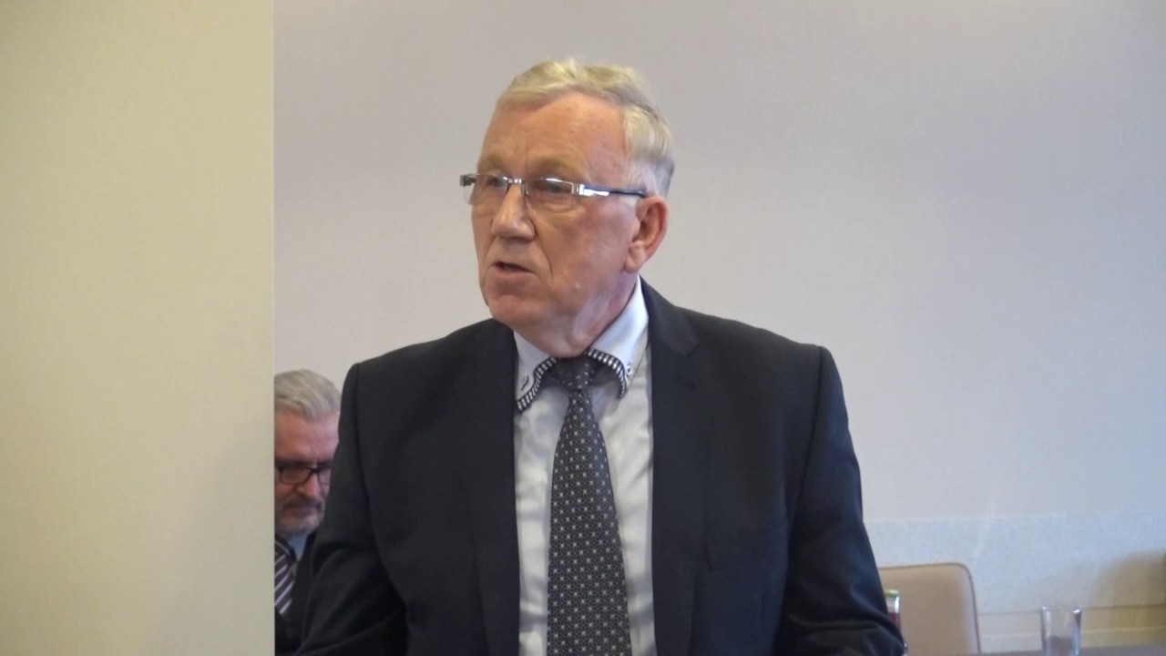 Jan Kurant o reformie oświaty- sesja Rady Miejskiej w Kcyni