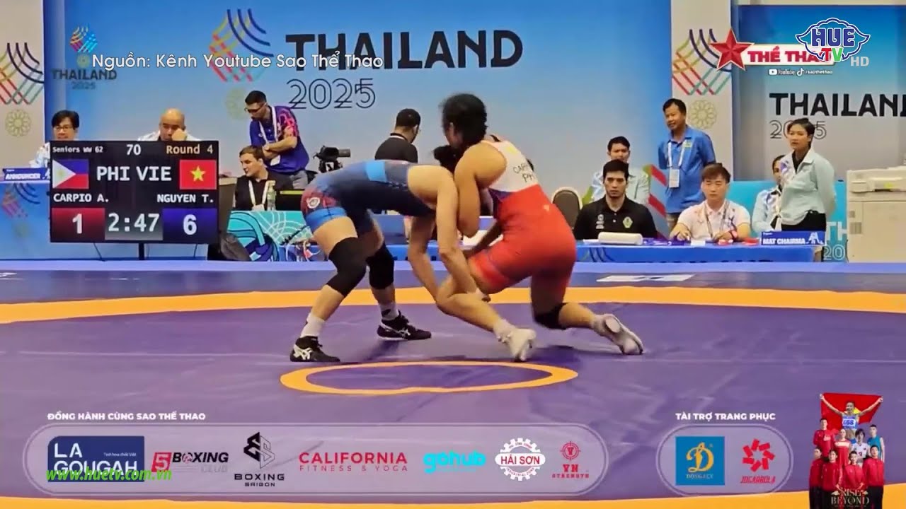 Three sisters from Hue win three gold medals in women's freestyle wrestling at the 33rd SEA Games.