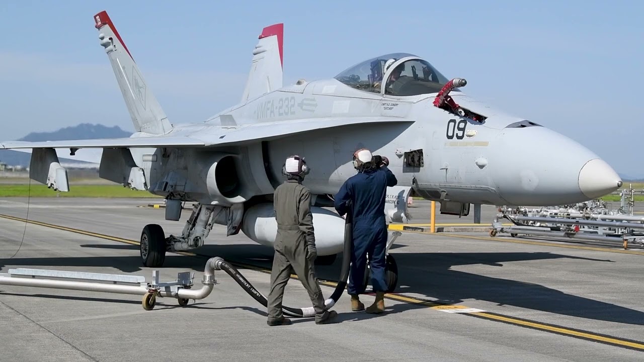 An extreme process in the US Air Force Fighter Jets Hot Refueling