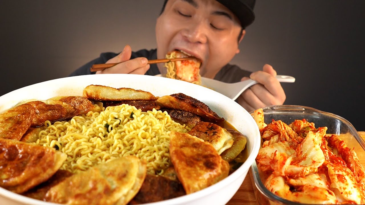 튀김만두 안성탕면과 김치 먹방~!! 리얼사운드 ASMR social eating Mukbang(Eating Show)