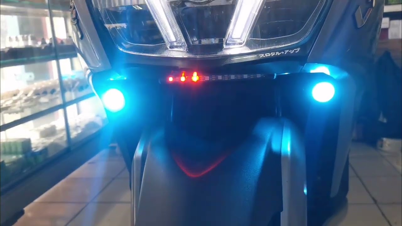 Terpasang lampu knight riders di lexi 125 