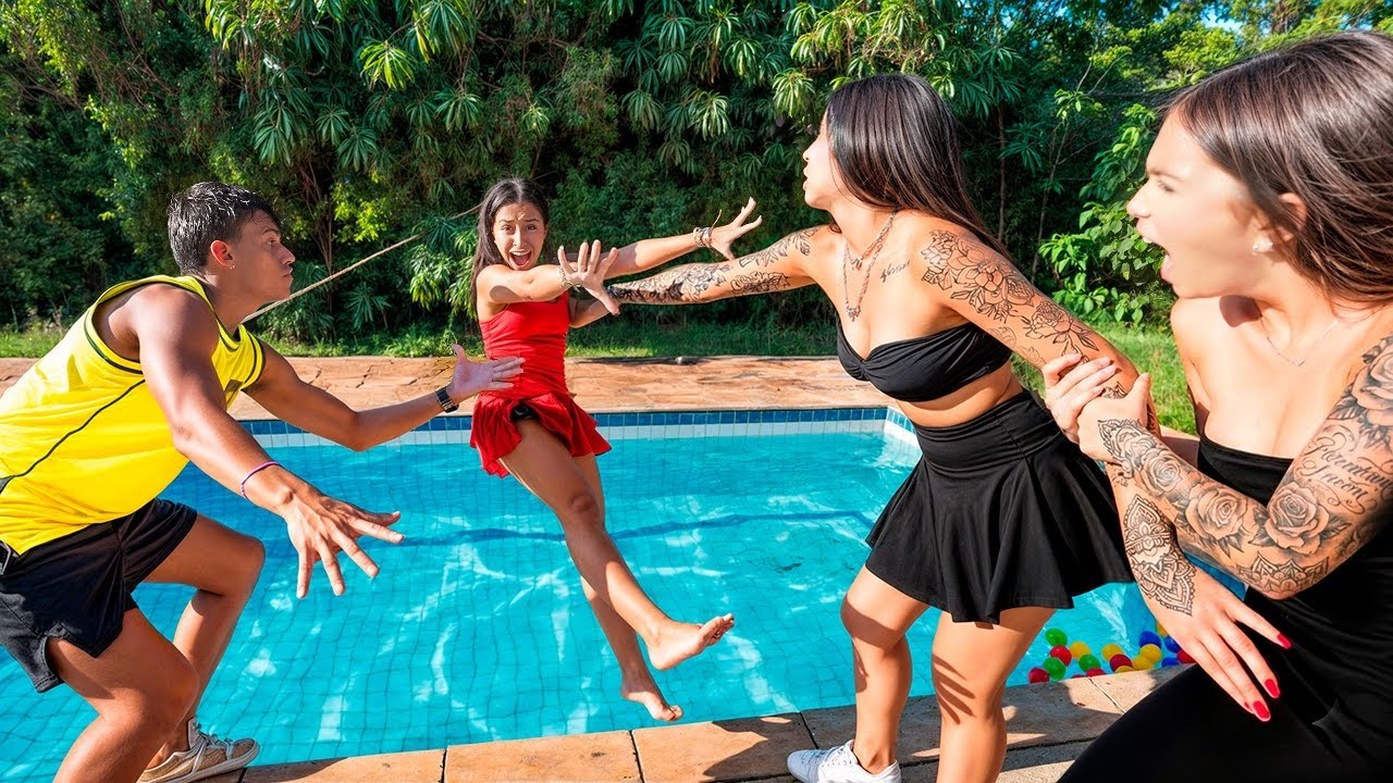  Br1ga Feia !! As Valentonas EMPURRARAM a Fefe na Piscina,MAS&hellip;