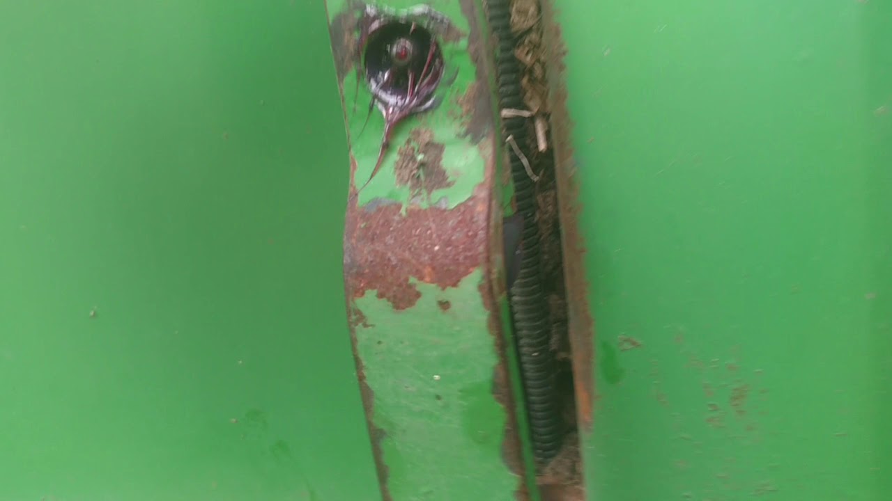 Diagnosing Deere 535 round baler gate latches
