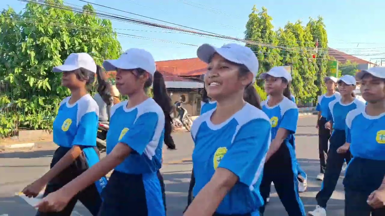 Perlombaan Gerak Jalan Putri Tingkat SMP,SMA,SMK sekecamatan Larantuka dan Sekitarnya.