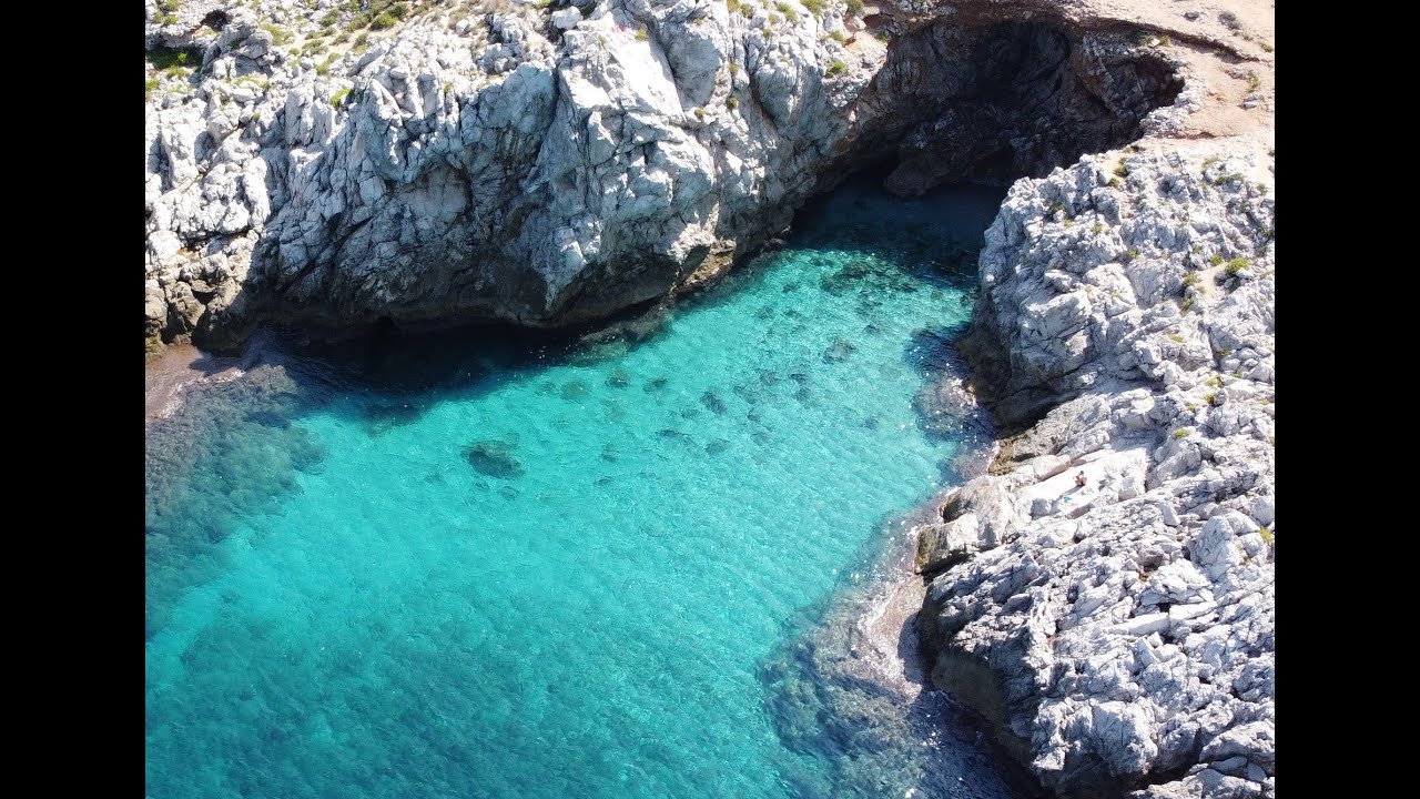 Capo Zafferano, tre piscine e Faro