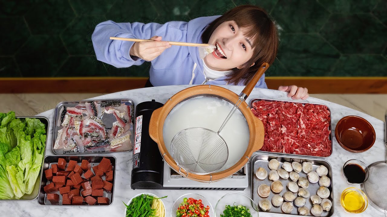 把剔掉154根刺骨的鱼肉，倒入不见一粒米的粥中。。。