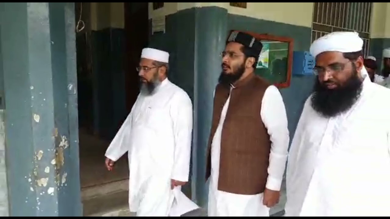 مولانا معاویہ اعظم صاحب کی جامعہ فریدیہ میں آمد اور پروجوش استقبال اساتذہ کی طرف سے