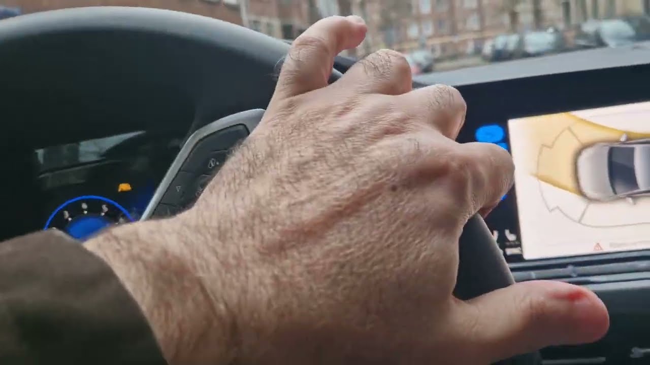 31-01-2023 VW Golf 8 Problems Travel Assist waiting new steering wheel a-point Amsterdam Zuid Oost
