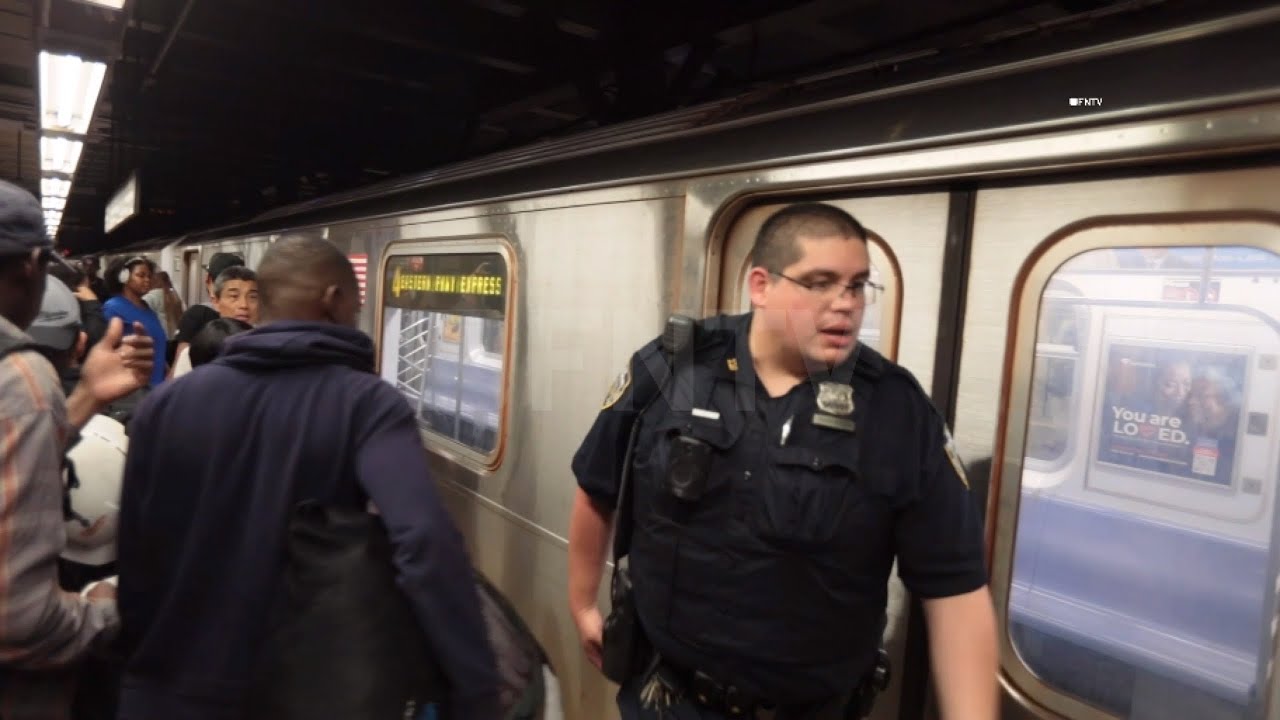 Man STABBED on 4 Train at Brooklyn Bridge-City Hall SUBWAY STATION - NYC
