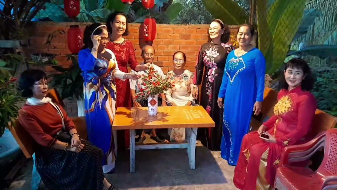 Mùng 3 Tết họp bạn