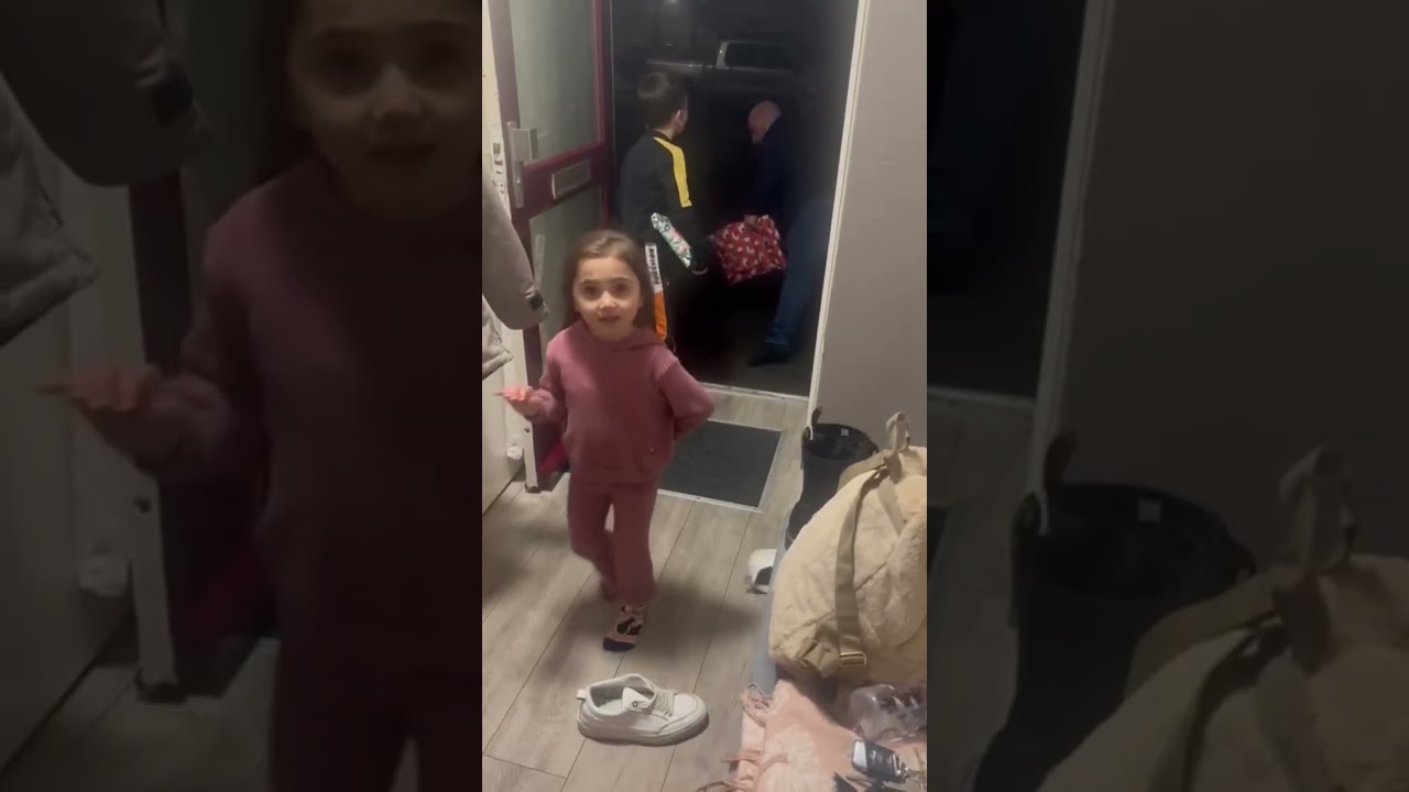 Sinterklaasavond ~~ pakjesavond 2023&rsquo; cocuklara eğlence.. kuzenlerbirarada💕🎁☺️🥳🎁📦