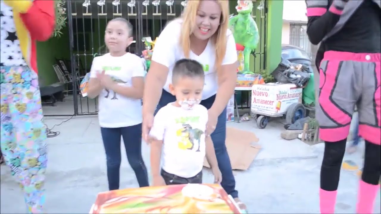 XAVIER 3 AÑOS CON ESCUADRON PAYASOS MONTERREY