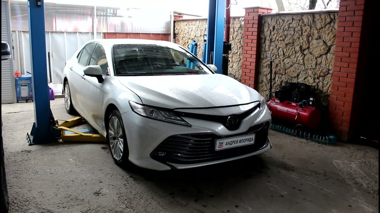 Замена масла и фильтров в двигателе на Toyota Camry GSV70L Тойота Камри  3,5  2018 года