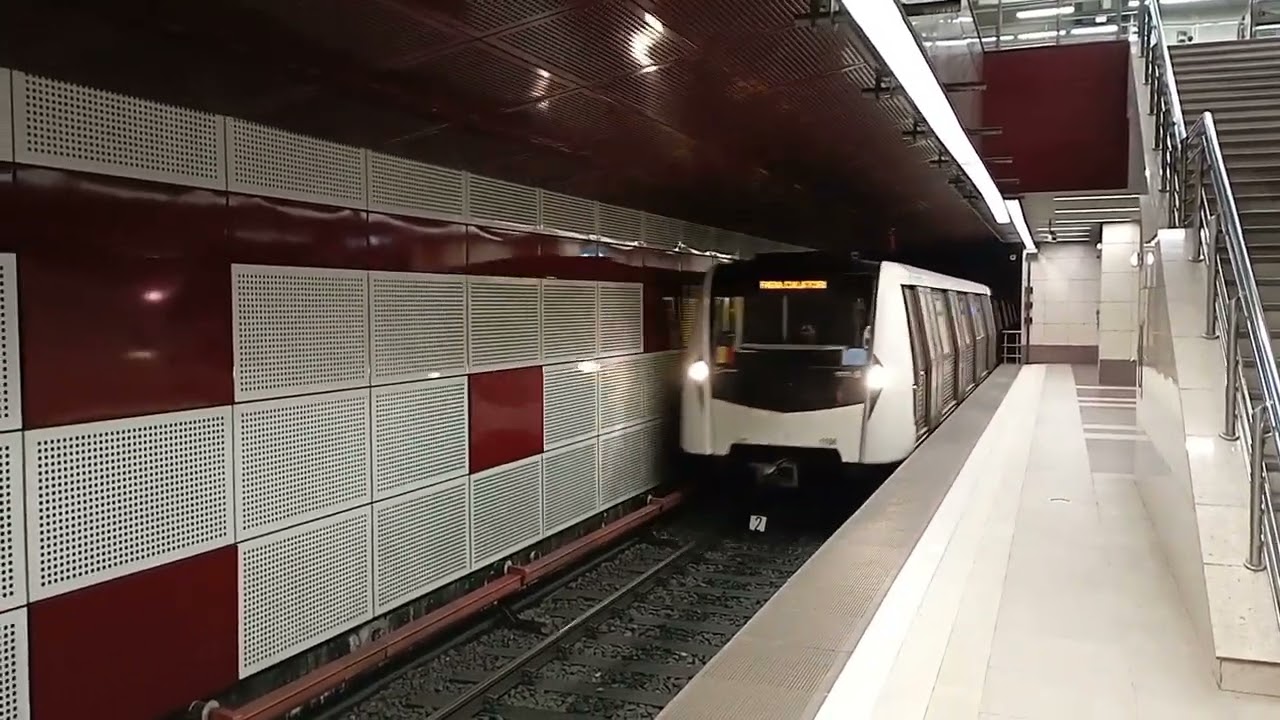 Metrou București- Trenuri de metrou Bombardier Movia 346 surprinse pe magistrala 4