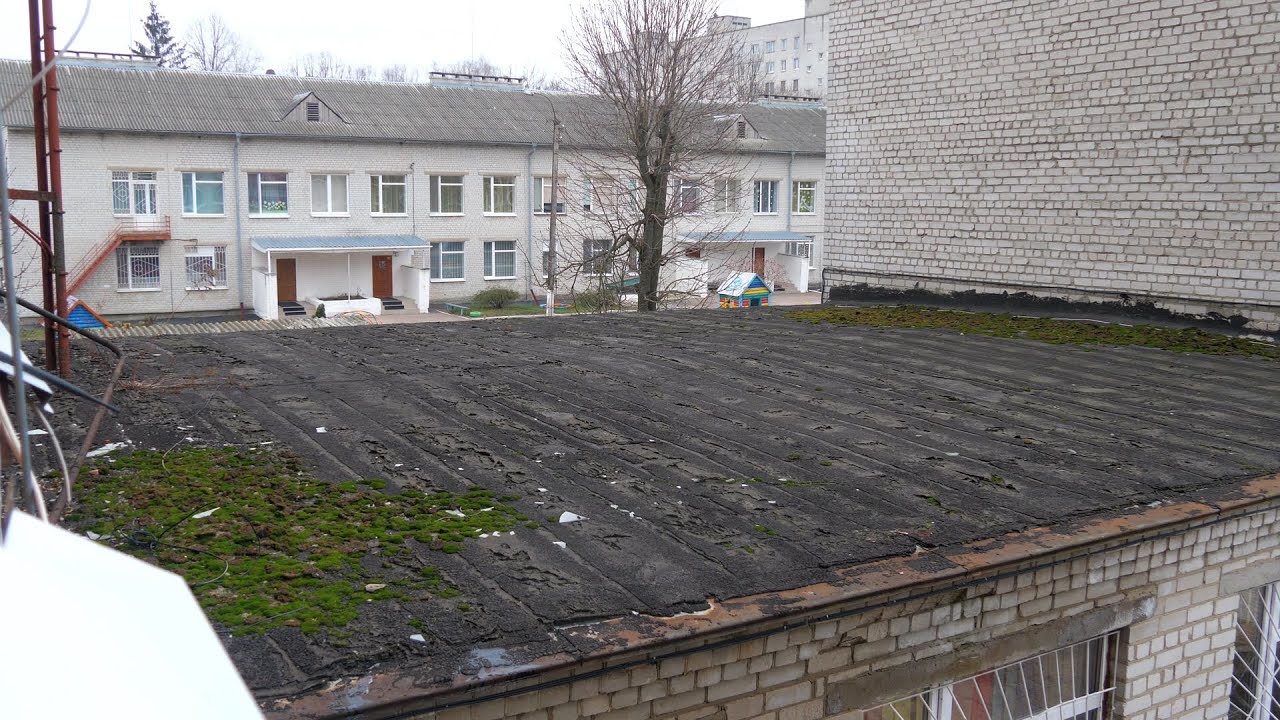 У одному з житомирських ліцеїв протікає дах, учнів перевели до іншого кабінету