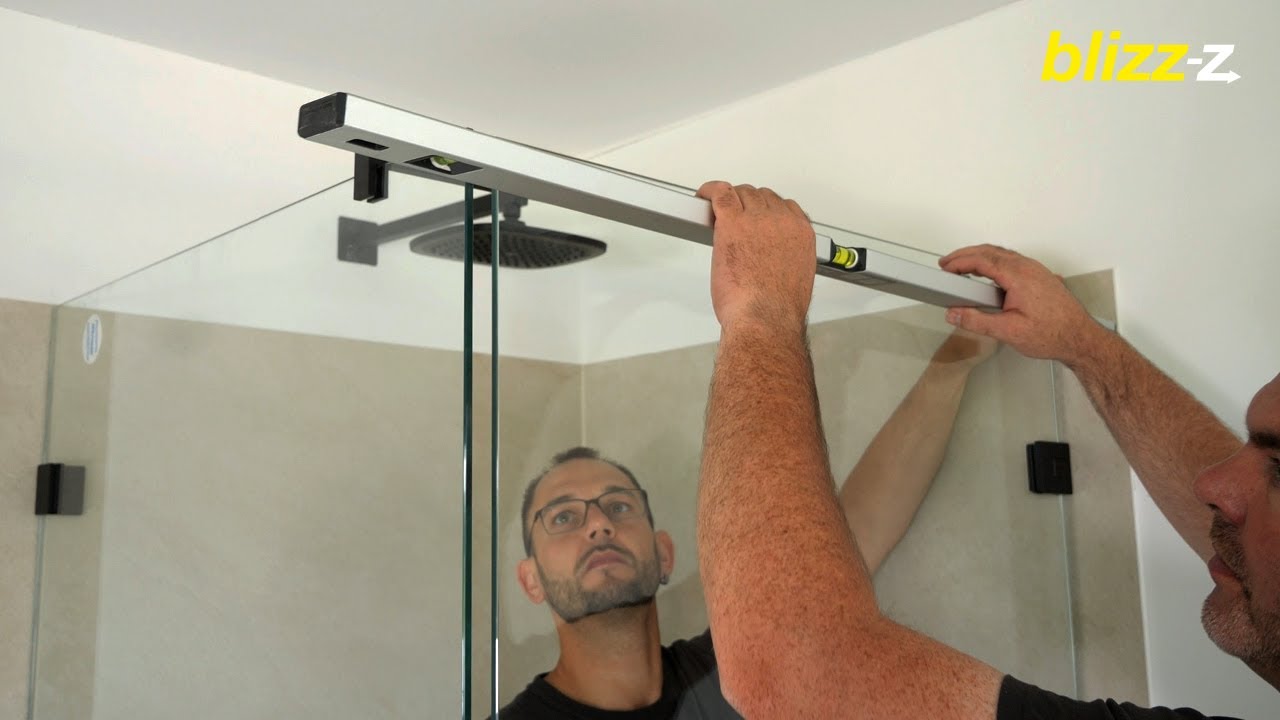Einbau einer VITRO Eck-Duschkabine mit Wandwinkeln und Design-Beschlägen