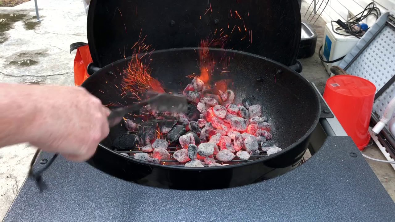 Стейки рибай на котелке Weber