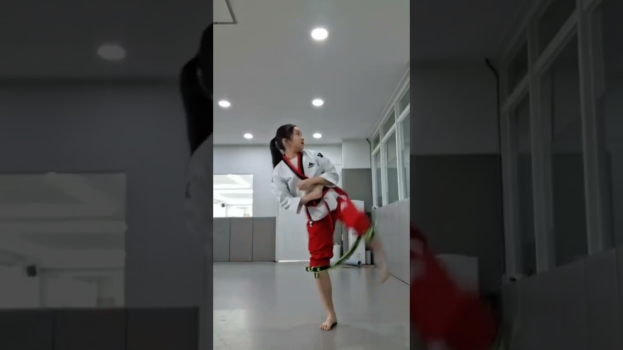Девушка с идеальными боковыми ударами ногами 🔥🔥🥋 #боевыеискусства #тхэквондо #удар #супер