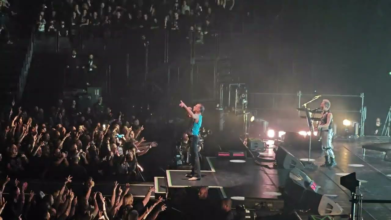 Depeche Mode - I Feel You (Live in Paris, France 2024 Accor Arena Bercy) 4K HD 60FPS
