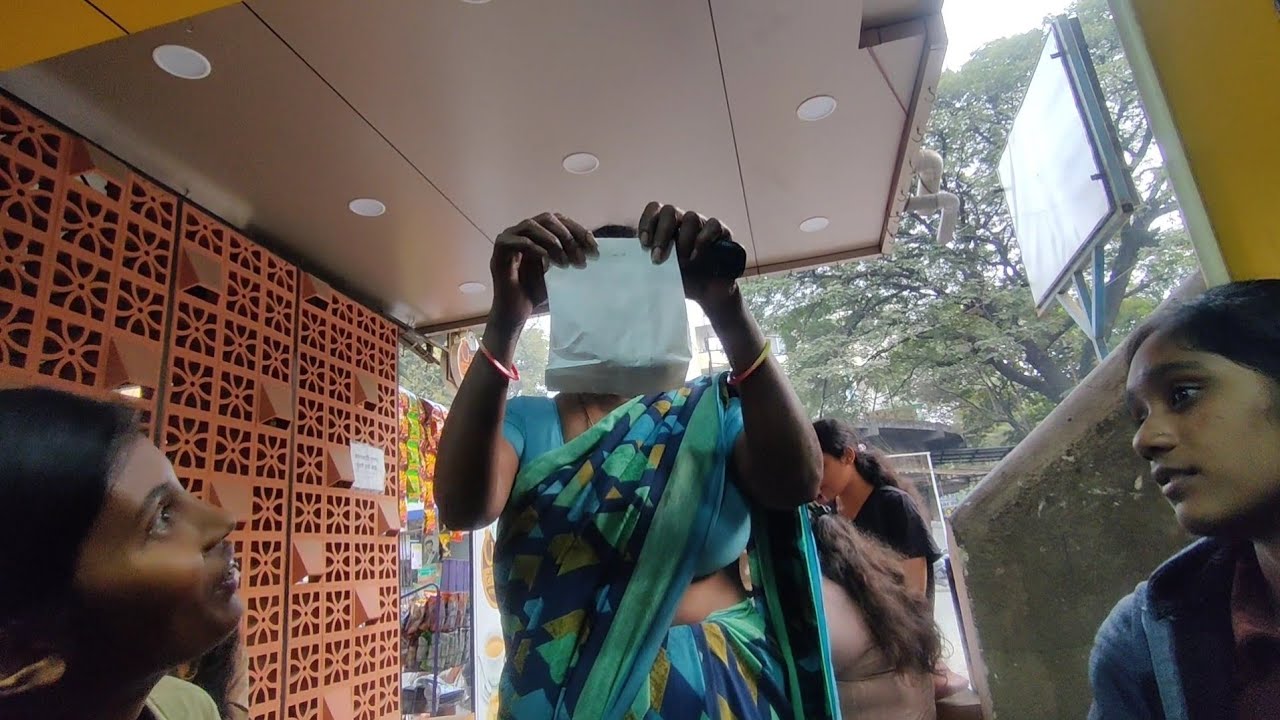 Party Me Kon Agaya 😮 || Birthday Vlog Part 2