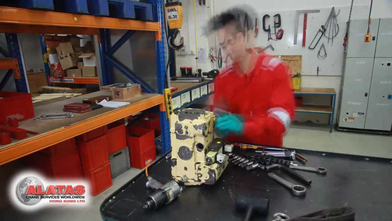 Hydraulic workshop for pump and motor repairs