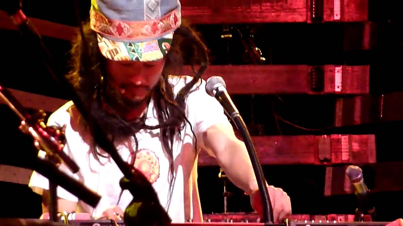 Boredoms play Boadrum - London 11/5/2010 (HD)