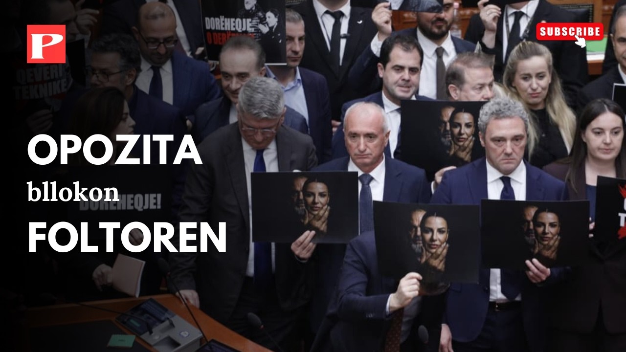 Tensione në Kuvend, opozita bllokon foltoren me pankarta dhe goditje tavolinash!