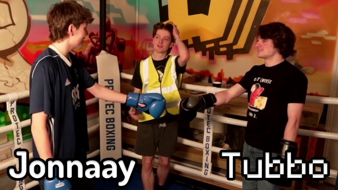 Jonnaay is boxing Tubbo